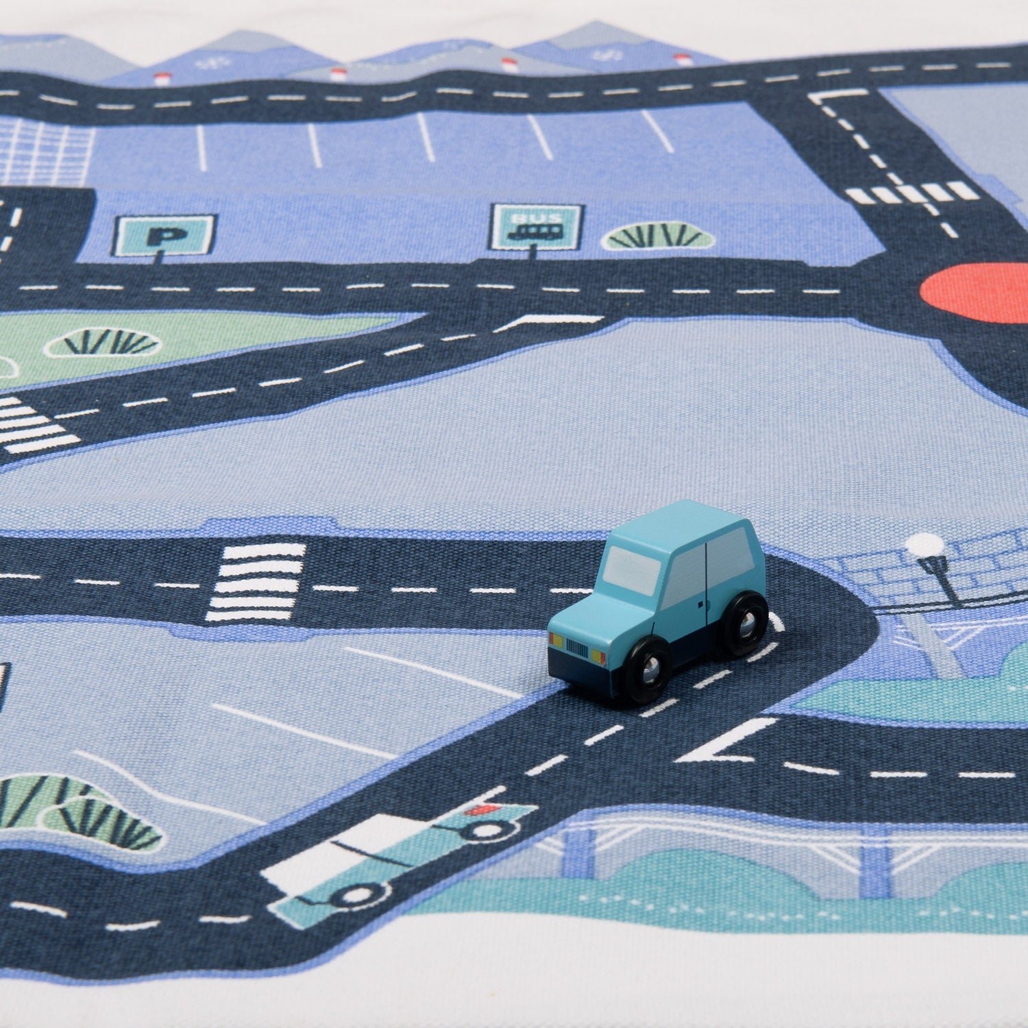 Covor pentru copii cu circuit auto "Avenue du Moulin" | Moulin Roty - Moulin Roty - EmmaSiLuna.ro