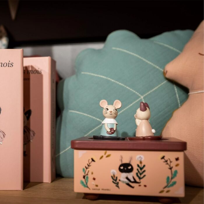 Cutie muzicală cu figurine magnetice "Après la Pluie" | Moulin Roty - Moulin Roty - EmmaSiLuna.ro