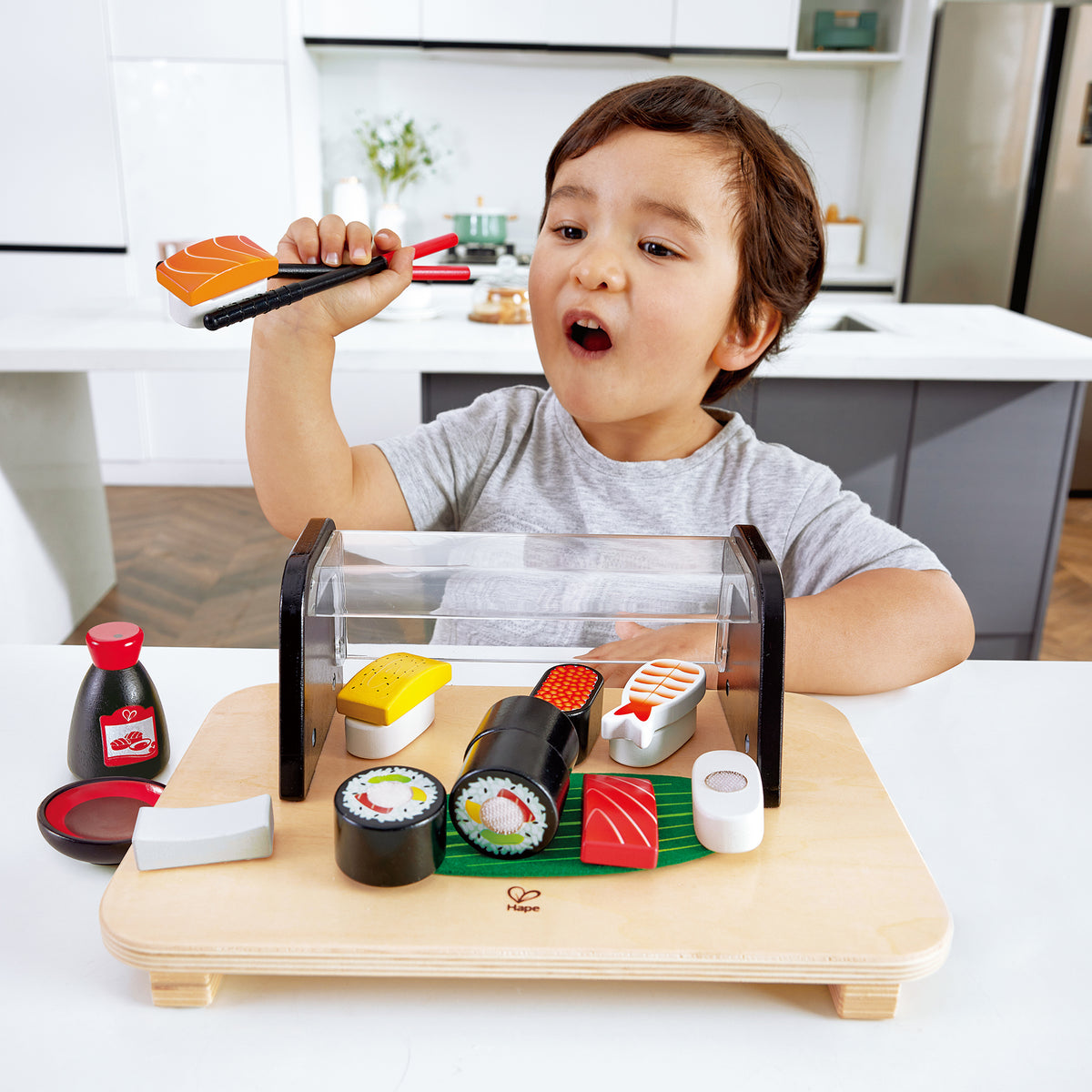 Joc de rol - Set Sushi din lemn, 20 piese, 3+ ani | Hape