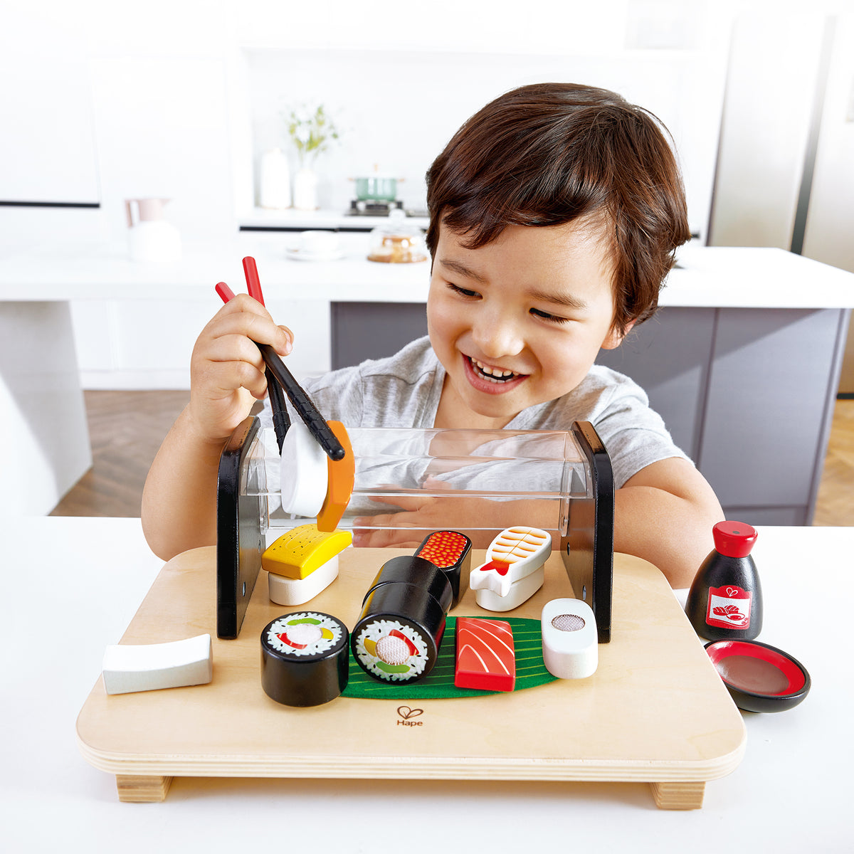 Joc de rol - Set Sushi din lemn, 20 piese, 3+ ani | Hape