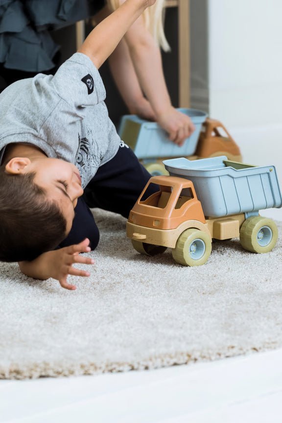 Vehicule - Camion pentru copii din BIOplastic fabricat din trestie de zahăr | Dantoy