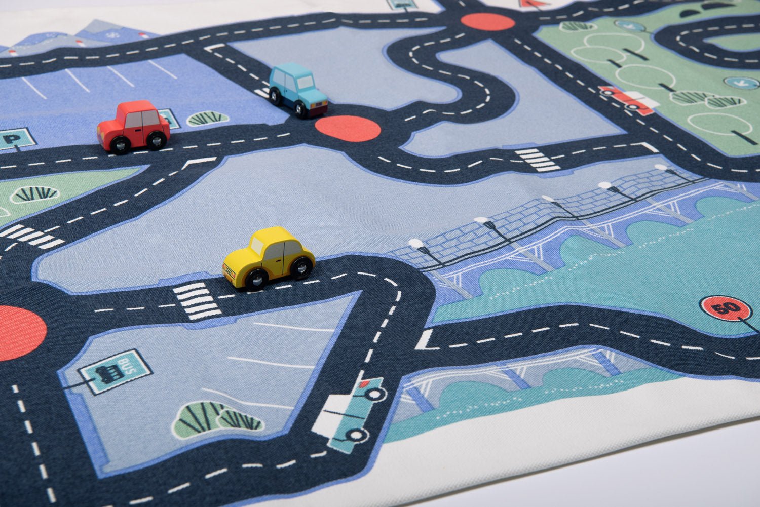 Covor pentru copii cu circuit auto "Avenue du Moulin" | Moulin Roty - Moulin Roty - EmmaSiLuna.ro