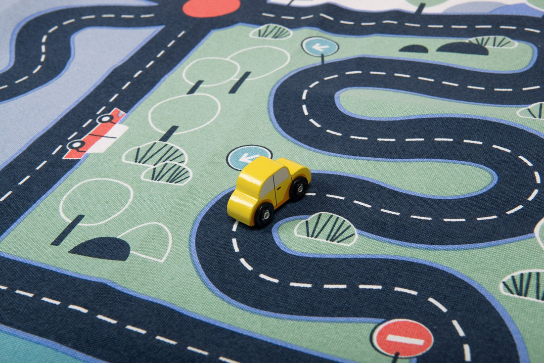 Covor pentru copii cu circuit auto &quot;Avenue du Moulin&quot; | Moulin Roty - Moulin Roty - EmmaSiLuna.ro