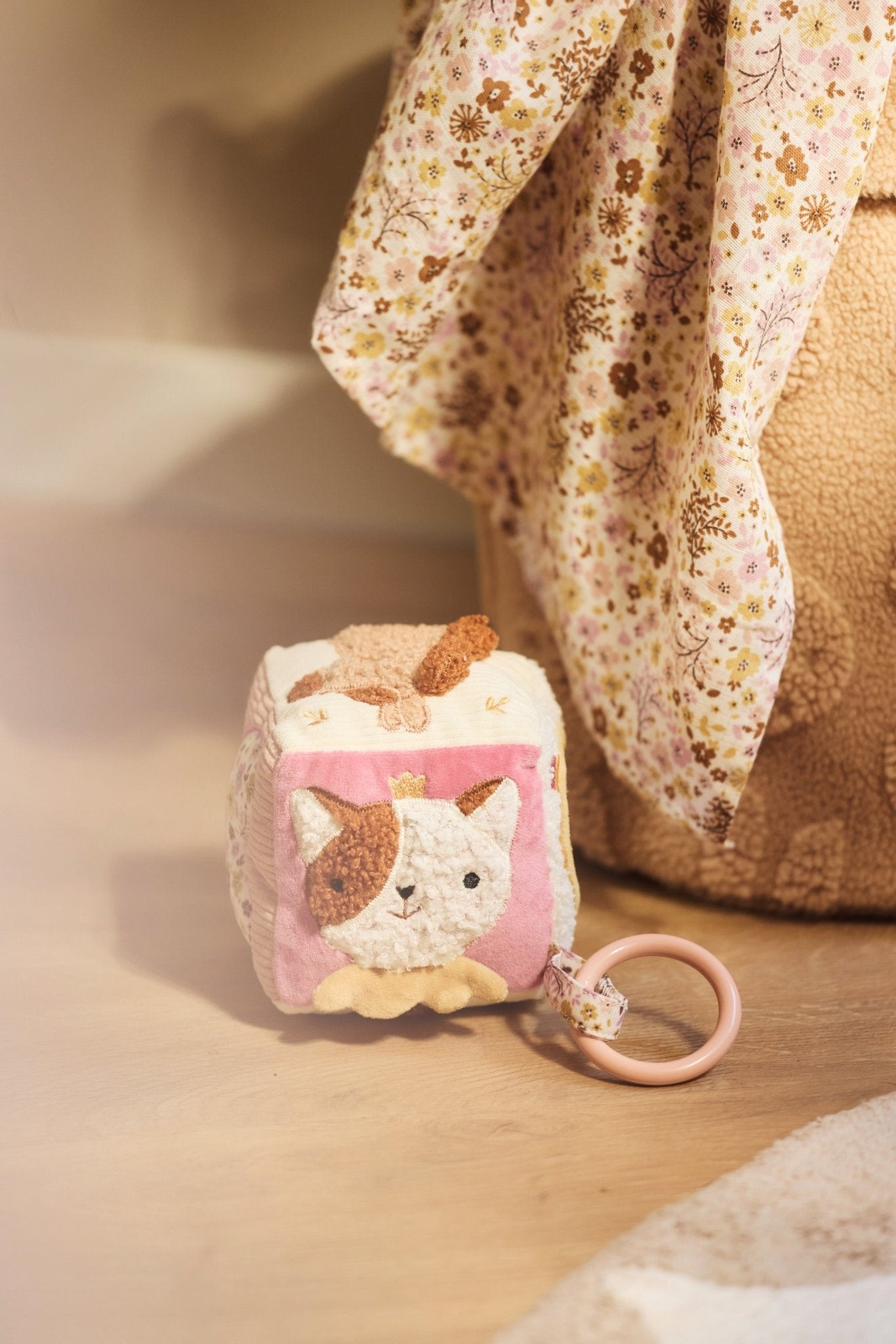 Jucării de pluş - Cub senzorial din pluş cu activităţi - Flower Fairies, 0+ ani | Jollein - 5