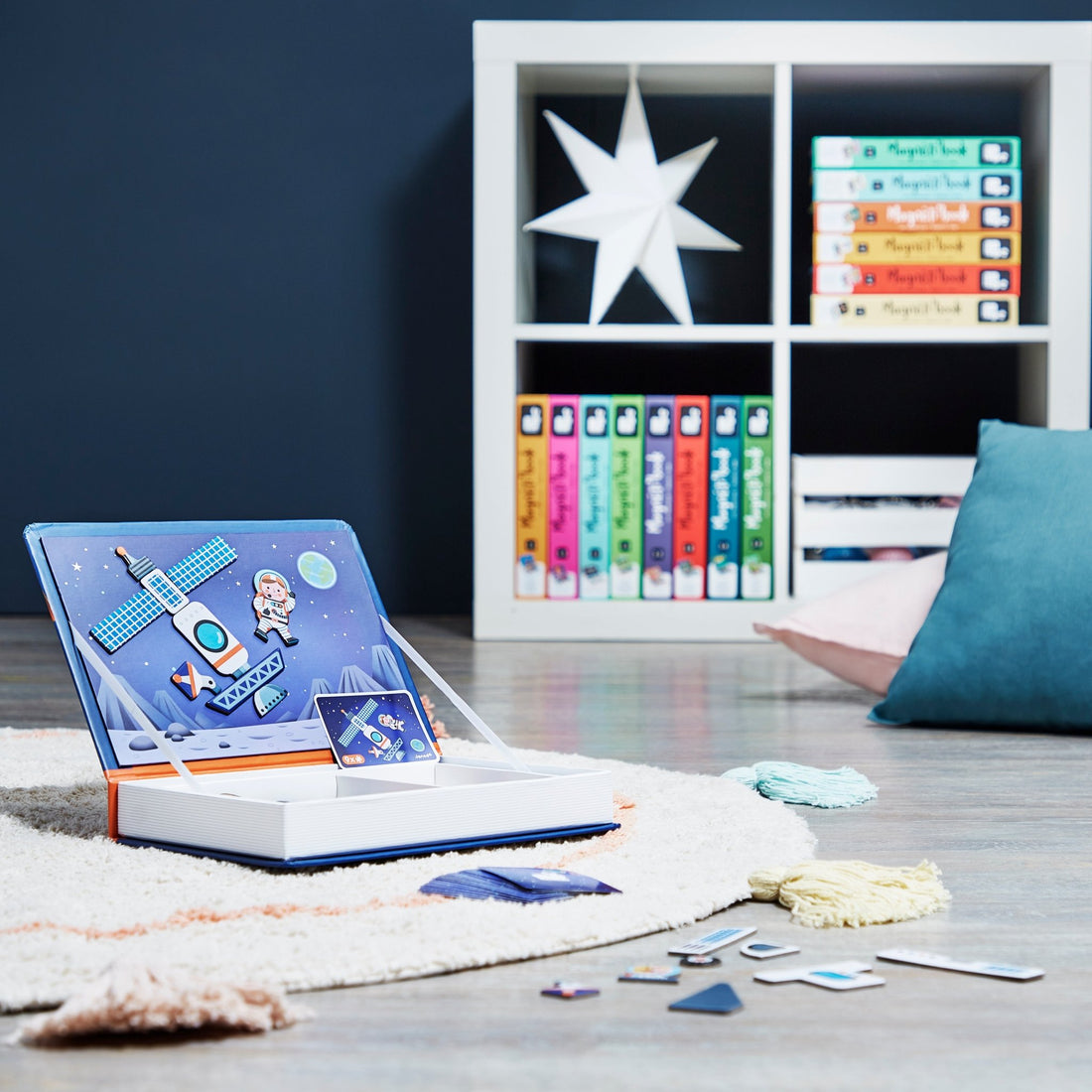 Jocuri şi jucării creative - Joc creativ cu magneți Magneti’book - Cosmos, 3+ani | Janod - 3