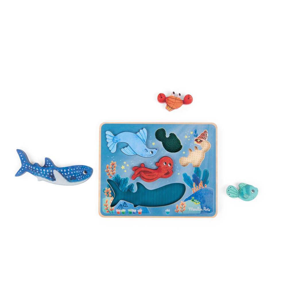 Puzzle incastru senzorial din lemn cu tematică marină "Les Aventures de Paulie" | Moulin Roty - Moulin Roty - EmmaSiLuna.ro