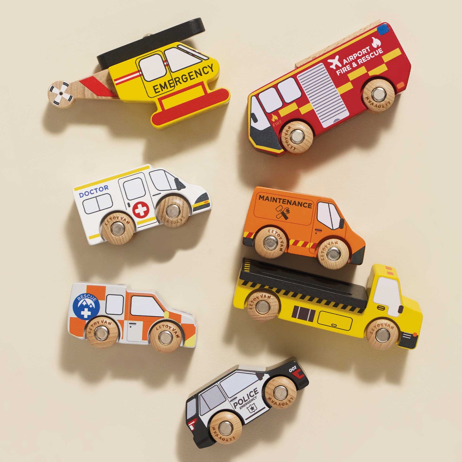 Vehicule de jucărie - Set 7 vehicule de urgenţă, din lemn, 3 ani+ | Le Toy Van - 2