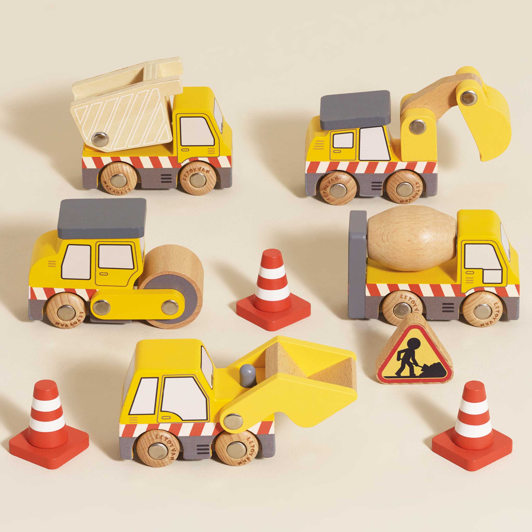 Vehicule de jucărie - Set mașini de construcții, din lemn, 3+ ani | Le Toy Van - 5