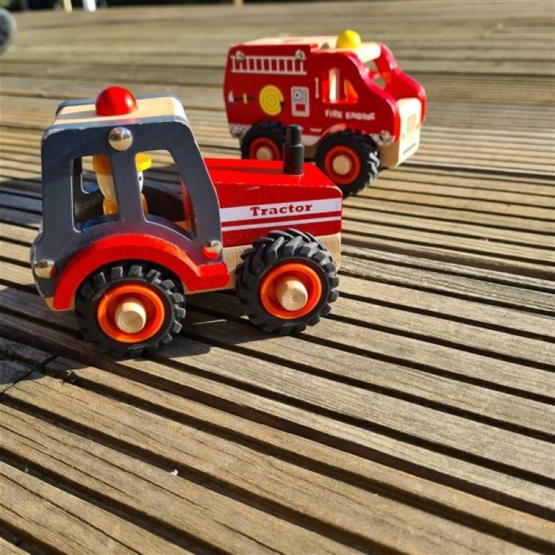 Vehicule - Tractor din lemn pentru copii | Egmont Toys